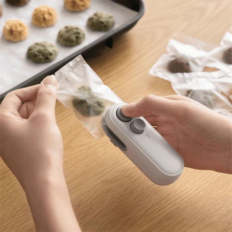 🎁Small 2-in-1 Rechargeable Magnetic Snack Sealer Household Mini Sealing Machine