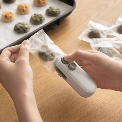 🎁Small 2-in-1 Rechargeable Magnetic Snack Sealer Household Mini Sealing Machine