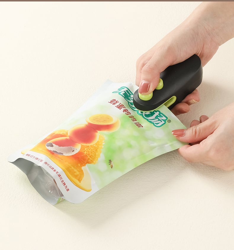 🎁Small 2-in-1 Rechargeable Magnetic Snack Sealer Household Mini Sealing Machine